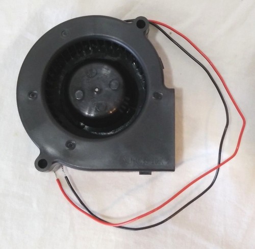 NMB-MAT fan blower 75mm L x 75mm H x 30mm W DC 12V 0.38A Model BG0703-B044-000 - Picture 3 of 3