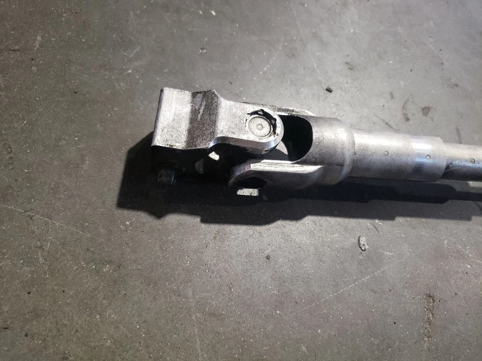 Eje de dirección intermedio - BMW 335i E92 LCI 2012 automático - OEM 6784845   Foto 2 de 4