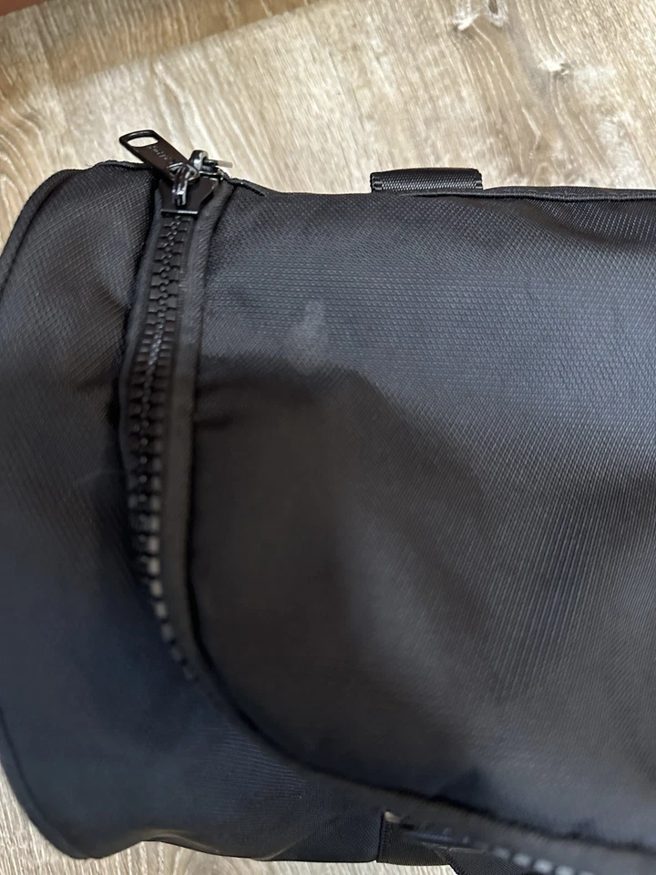 Bolsa de viagem Calpak Stevyn preta 19" TSA com compartimento para sapatos!! Bom - Imagem 3 de 4