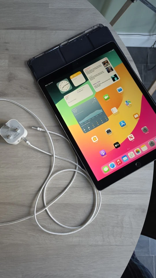 Apple iPad Pro 2nd Gen. 64GB, Wi-Fi, 12.9 in - Silver - EXCELLENT - ref 401, photo 1 of 5