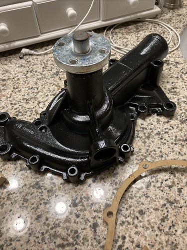 1966-67 Cadillac Vehicles 429 7.0L water pump 1484985 W/O heater pipe - Picture 8 of 8