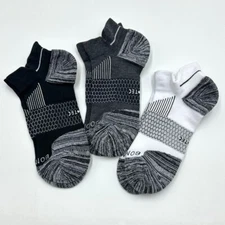 Bombas 3 pairs Women's Ankle Socks Lightweight running Size Large 3 Colors Mix