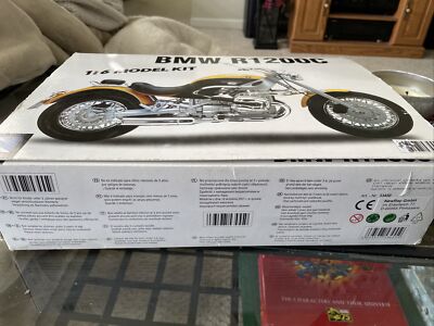 BMW R1200C 1/6 スケール　バイク　フィギュア　模型 Ray Road Rider Collection BMW R1200C Motorcycle 1:6 Cream w/ Blue
