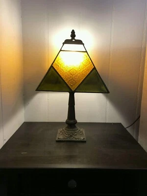 leadlight bedside lamps