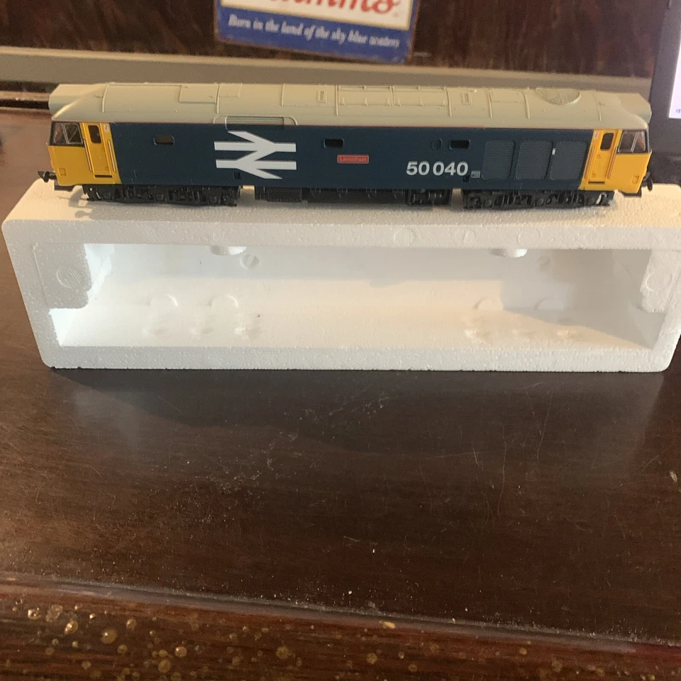 Ltd Edition Lima 204961 Class 50 Diesel Loco 50040 Leviathan BR Blue Large Logo - Image 3 of 4