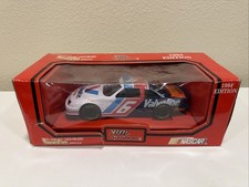 Racing Champions Inc. 1:24 Diecast Stock Car Replica 1994 Edition Valvoline 6