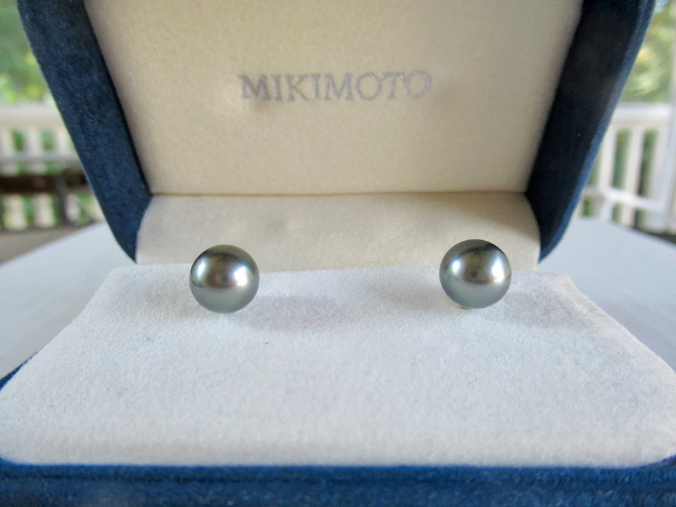 Pendientes Mikimoto de perlas de Tahití de 8 mm en montura de oro blanco de 18 k con cajas originales Foto 2 de 4