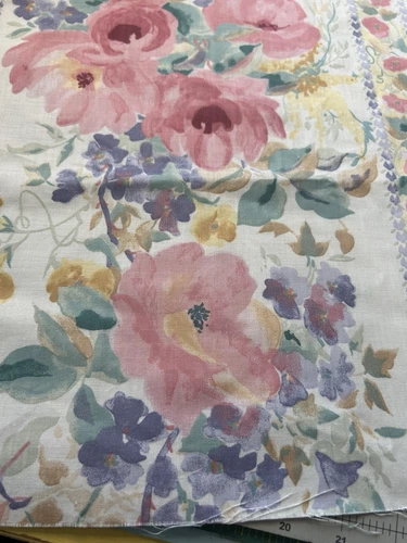 De Colección Whiteheads Blanco Floral Tela Remanente Años 90 Flores Pastel 13" x 27" Algodón - Imagen 2 de 6