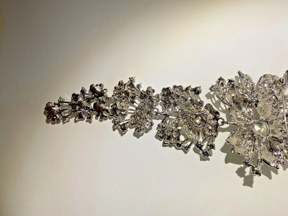 BETSEY JOHNSON ВЕЛИКОЛЕПНЫЙ КРИСТАЛЛ ЦВЕТОК СПРЕЙ СЕРЕБРО ПОКРЫТИЕМ ЗАЯВЛЕНИЕ БРОШЬ - Изображение 2 из 4