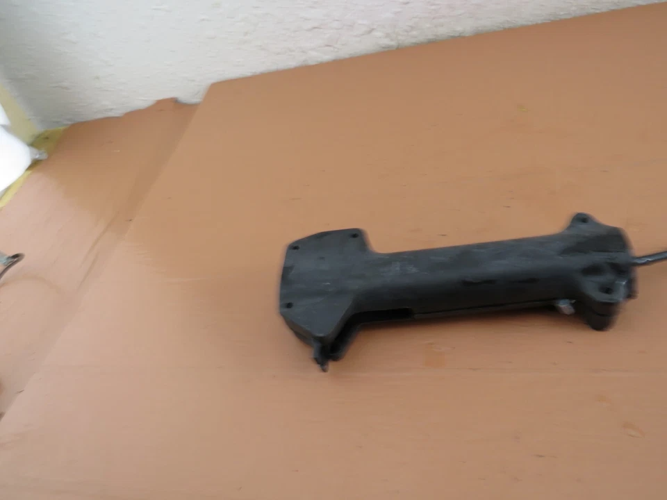 Homelite ST-155 Recortadora de cuerda OEM Mango de gatillo con cable de acelerador Foto 3 de 4