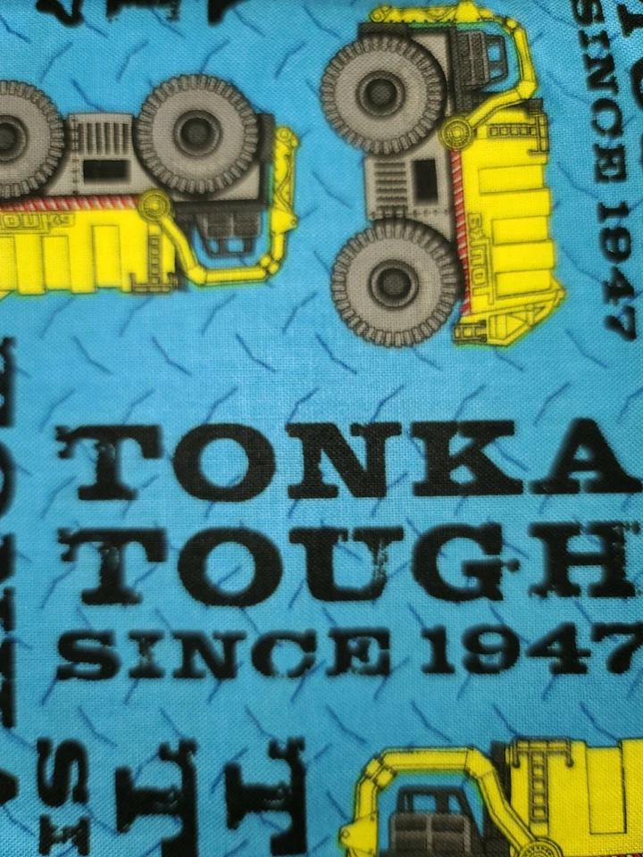 Camiones Tonka 36x44 1 yarda 100 % tela de algodón precortados resistentes desde 1947 vehículo estado Foto 2 de 3