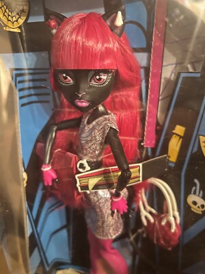 Monster High Catty Noir Neu OVP