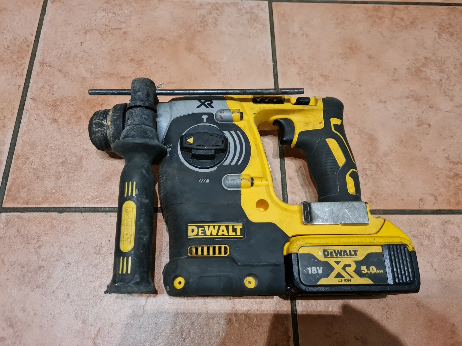 DeWalt DCH273 Cordless XR 18V SDS Brushless 3 Mode Hammer Drill + 5.0Ah ...