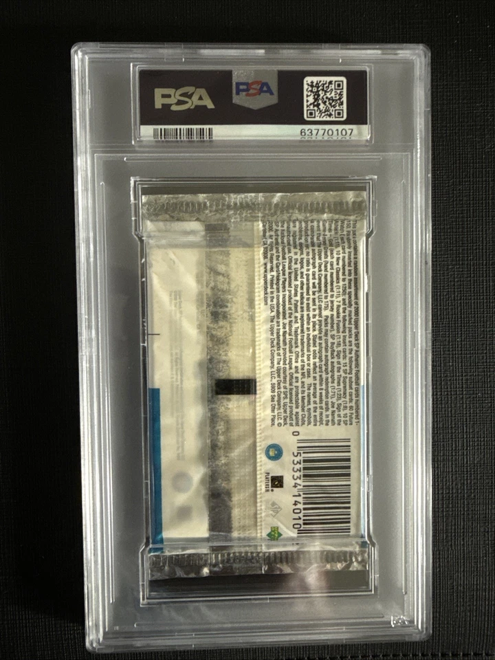 2000 SP Authentic Football Foil Pack Tom Brady RC  Year!! PSA 8 GOAT!! 👀 - Image 2 of 2