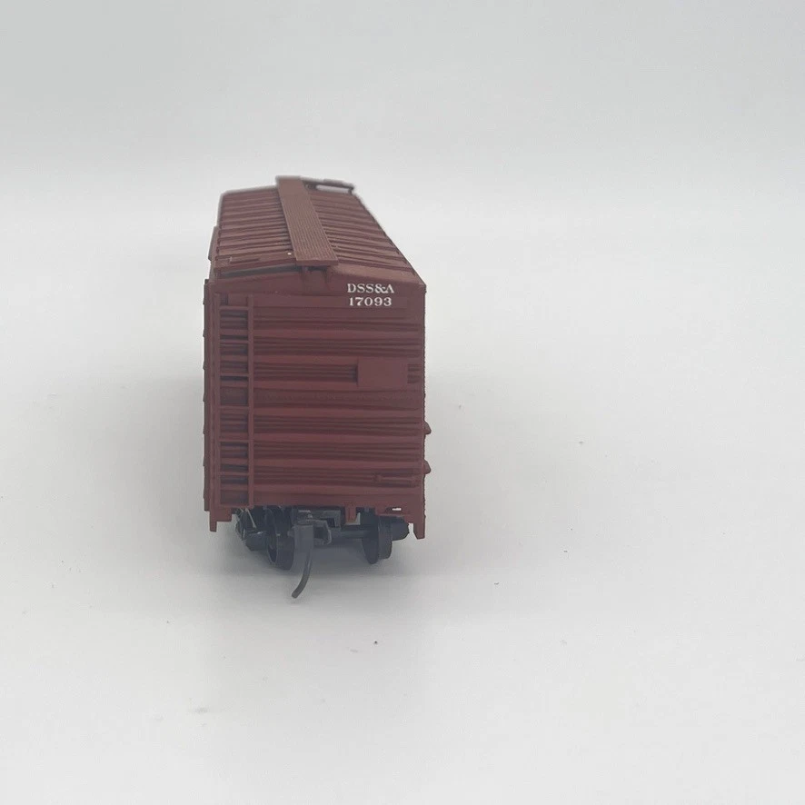 Coche de caja de acero Accurail 40’ AAR DSS&A Duluth South Shore Atlantic montado HO Foto 2 de 4