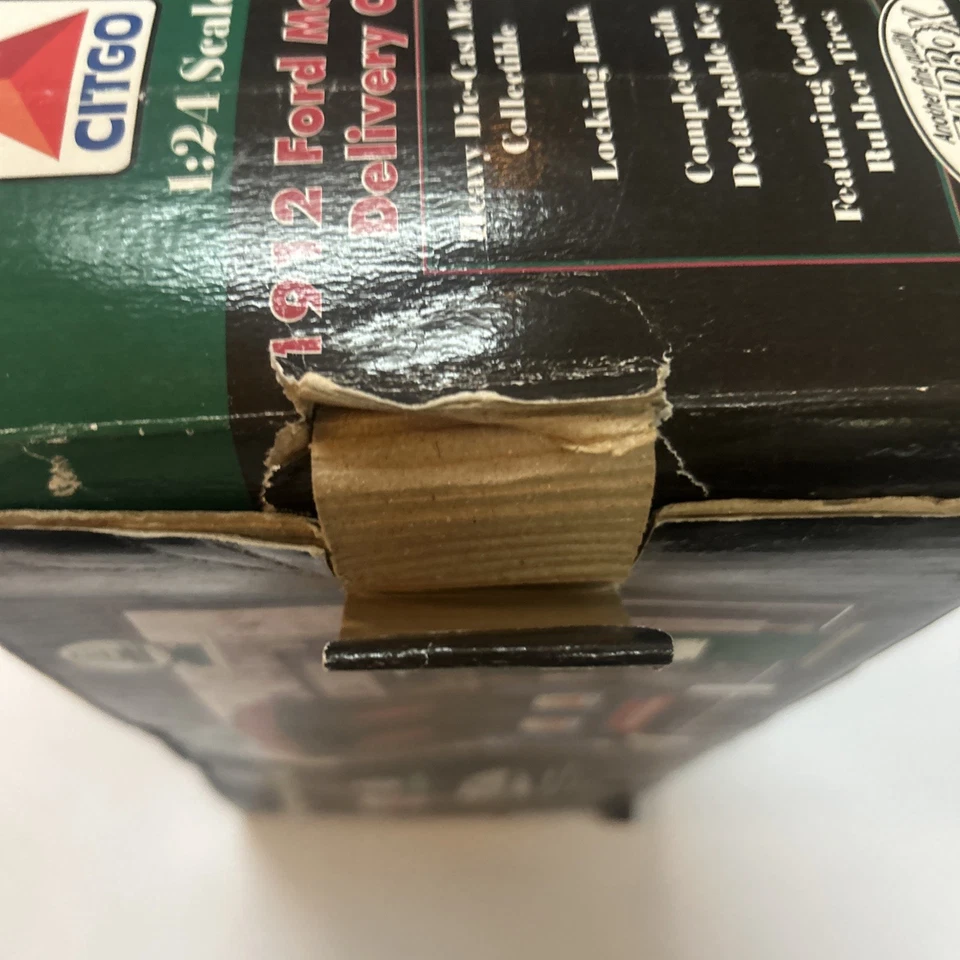 Gearbox 1912 Ford model T delivery truck with citgo-Wayne gas pump Brand new. - Image 3 of 4