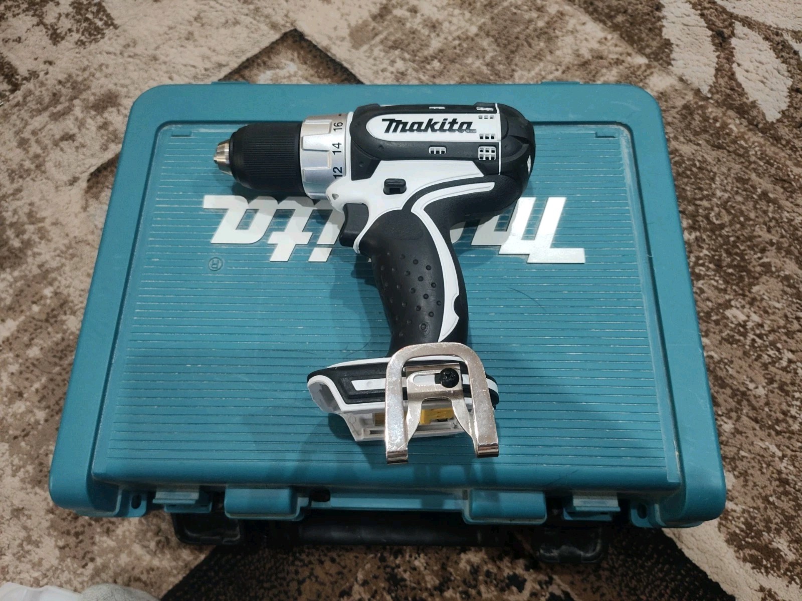 W/case/charger/2 Batteries |on Sale!!