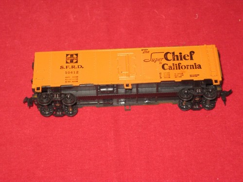 Athearn HO Scale Santa Fe "Super Chief" 40' Steel Door Box Car - Item #CCHO743 - Bild 6 von 7