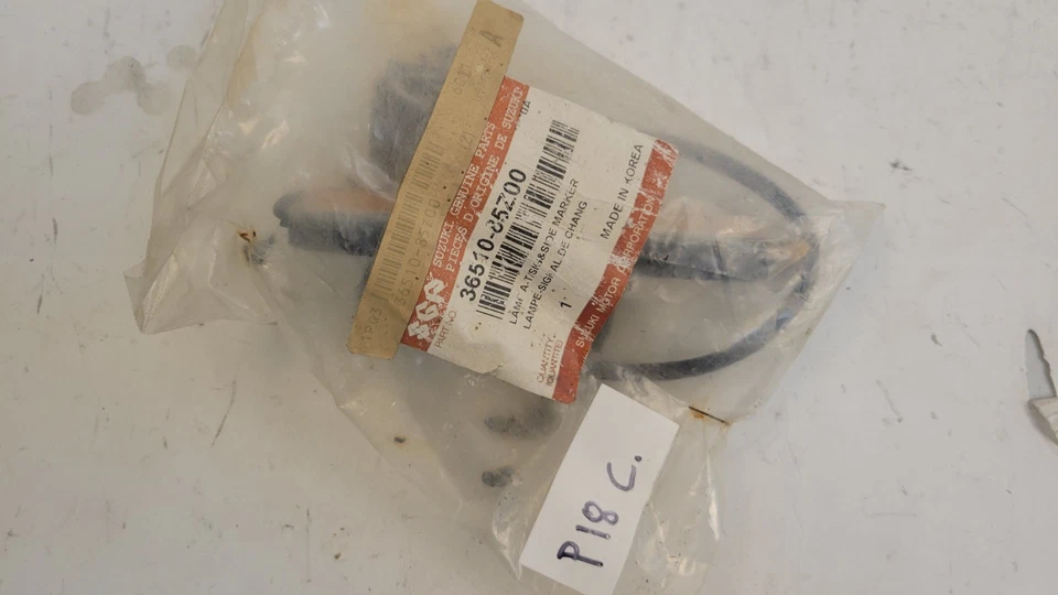 Luz de señalización delantera derecha Suzuki Forenza 2004-2008 OEM DERECHA/PASAJERO/DERECHA  Foto 3 de 4