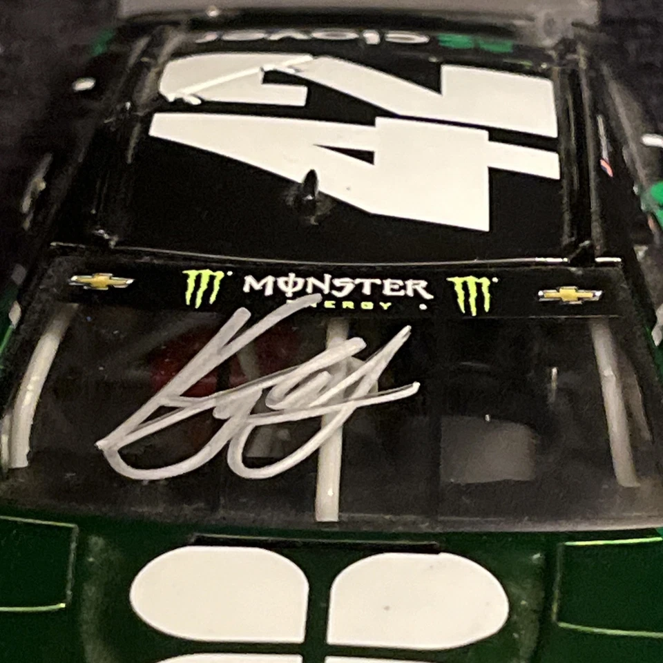 Kyle Larson 2019 clover Camaro Autographed 1/48 color chrome 1:24 Read 1/48 - Image 4 of 4