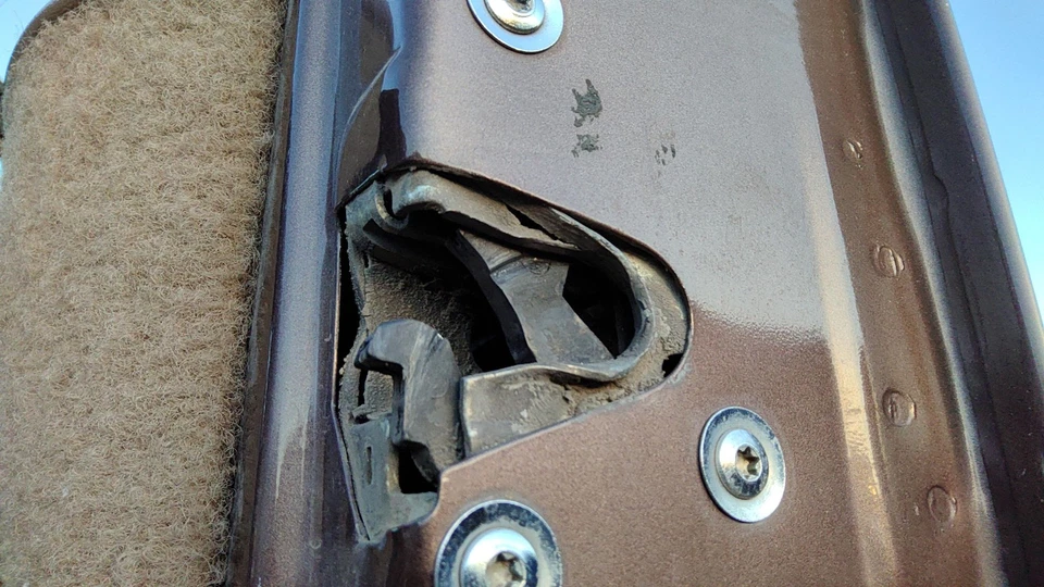 Pestillo de puerta delantera derecha para pasajero Chevy Suburban 1992-1999 con varillas/cables OEM Foto 4 de 4