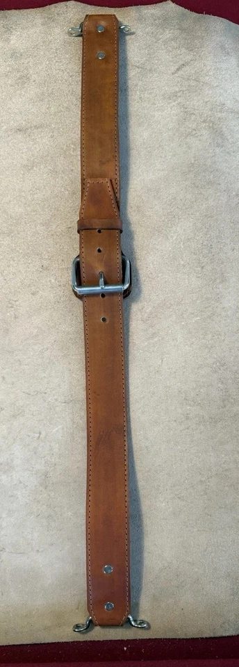 Correa de capó de cuero Jaguar XK 150 hecha por: Bassets Jaguar Foto 2 de 4