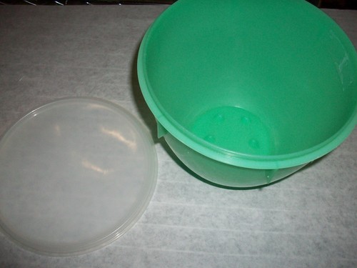 Eagle Super Seal Green Lettuce Keeper Bowl with Lid Made in USA  --Ships FREE