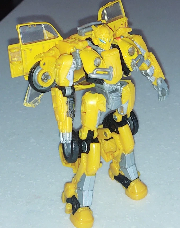 Transformers Studio Series Rusty BUMBLEBEE Deluxe SS-EX Figure 1967 VW - Image 3 of 4
