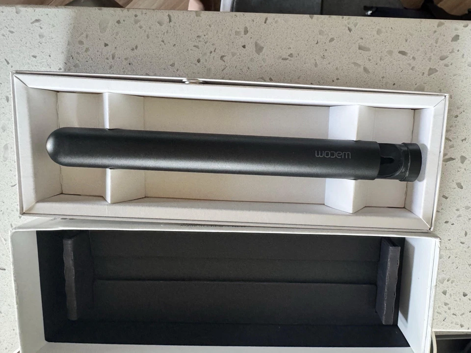 NEW WACOM Pro Pen 2 pen (CASE ONLY) - Image 2 of 4