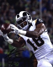 Kenny Britt signed NFL football 8x10 photo W/Cert Autographed 05