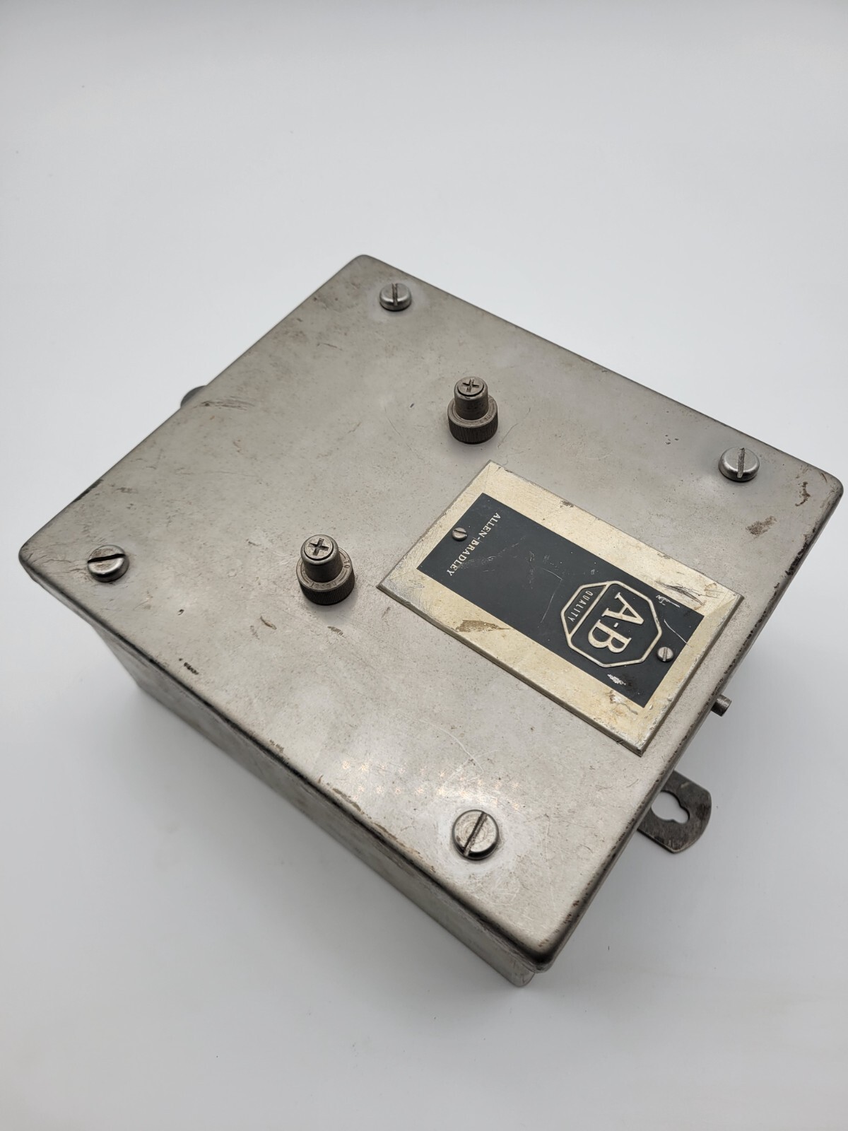 Allen Bradley 709-BCA Starter Enclosure Assembly 71A86 120/110V Coil N22 Heaters