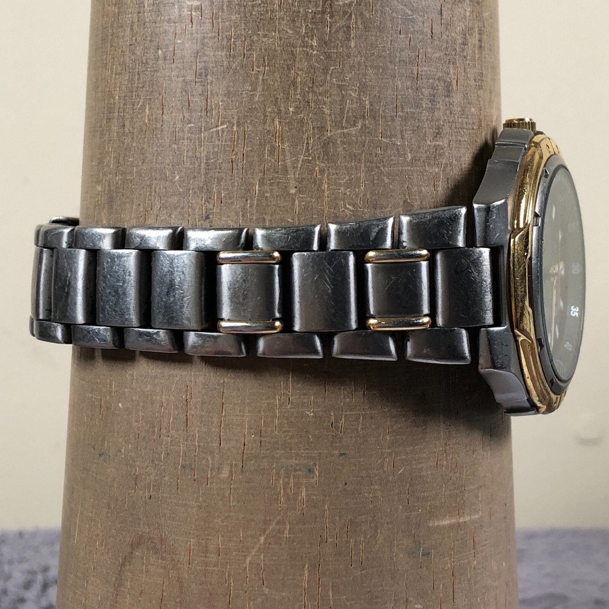 Pulsar Men V142-0A30 Silver Tone Solar Titanium 39mm Analog