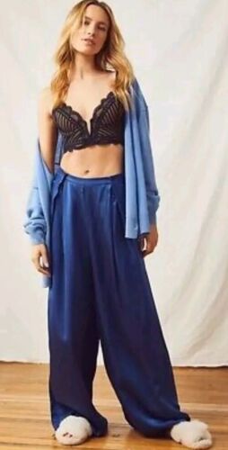 NEW FREE PEOPLE Size S SILK CITY WIDE LEG PANTS TROUSERS IN NAVY BLUE $198 # C3