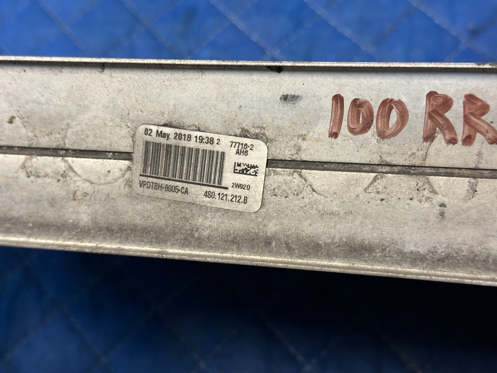2018 AUDI R8 PLUS V10 REAR RIGHT PASSENGER RADIATOR 4S0 121 212 B 4S0121212B