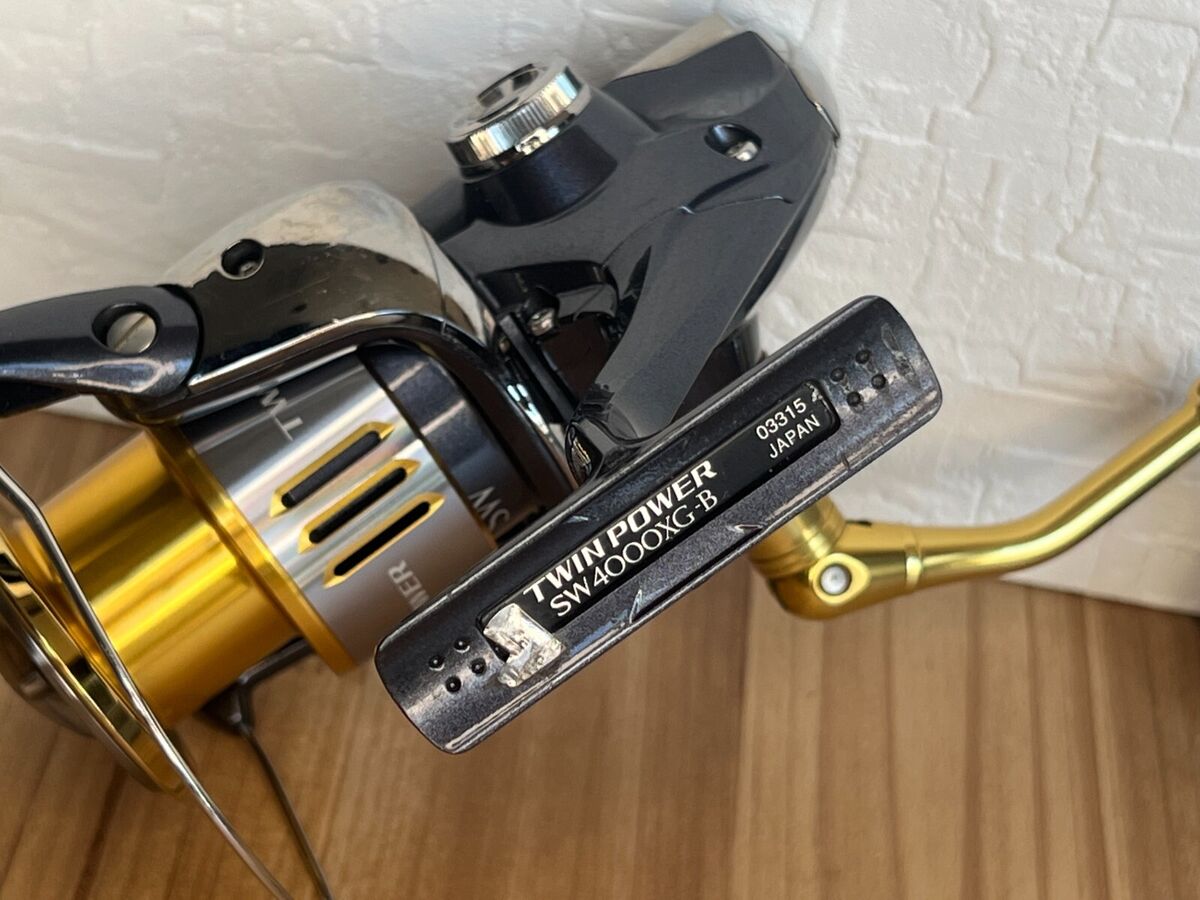 Shimano 15 TWIN POWER SW 4000 XG Spinning Jigging Game Reel Shimano 15 TWIN POWER SW 4000 XG Spinning Jigging Game Reel