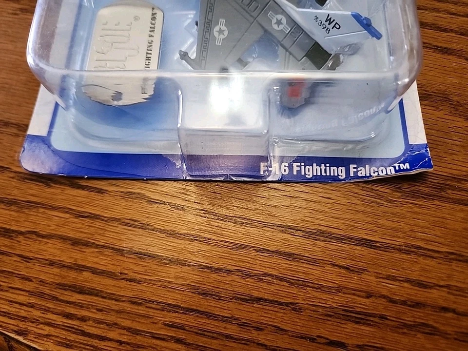 2002 Hasbro GI JOE F-16 Navy Fighting Falcon Airplane Die-Cast dog tag included - Image 4 of 4