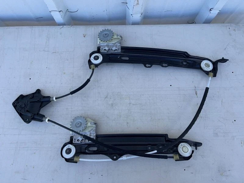 2015-2016 BMW 428i RIGHT REAR DOOR WINDOW REGULATOR OEM 53408 - Image 2 of 4