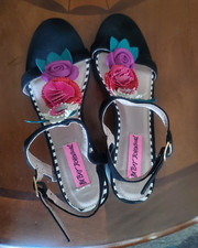 Betsey Johnson Andey Dress Sandal Floral w/Black White Stripes Heels Straps NEW