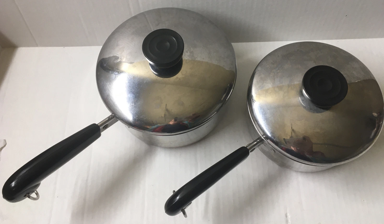 Revare Ware 1.5 & 1 Quart Sauce Pan With Lids Set Of 2