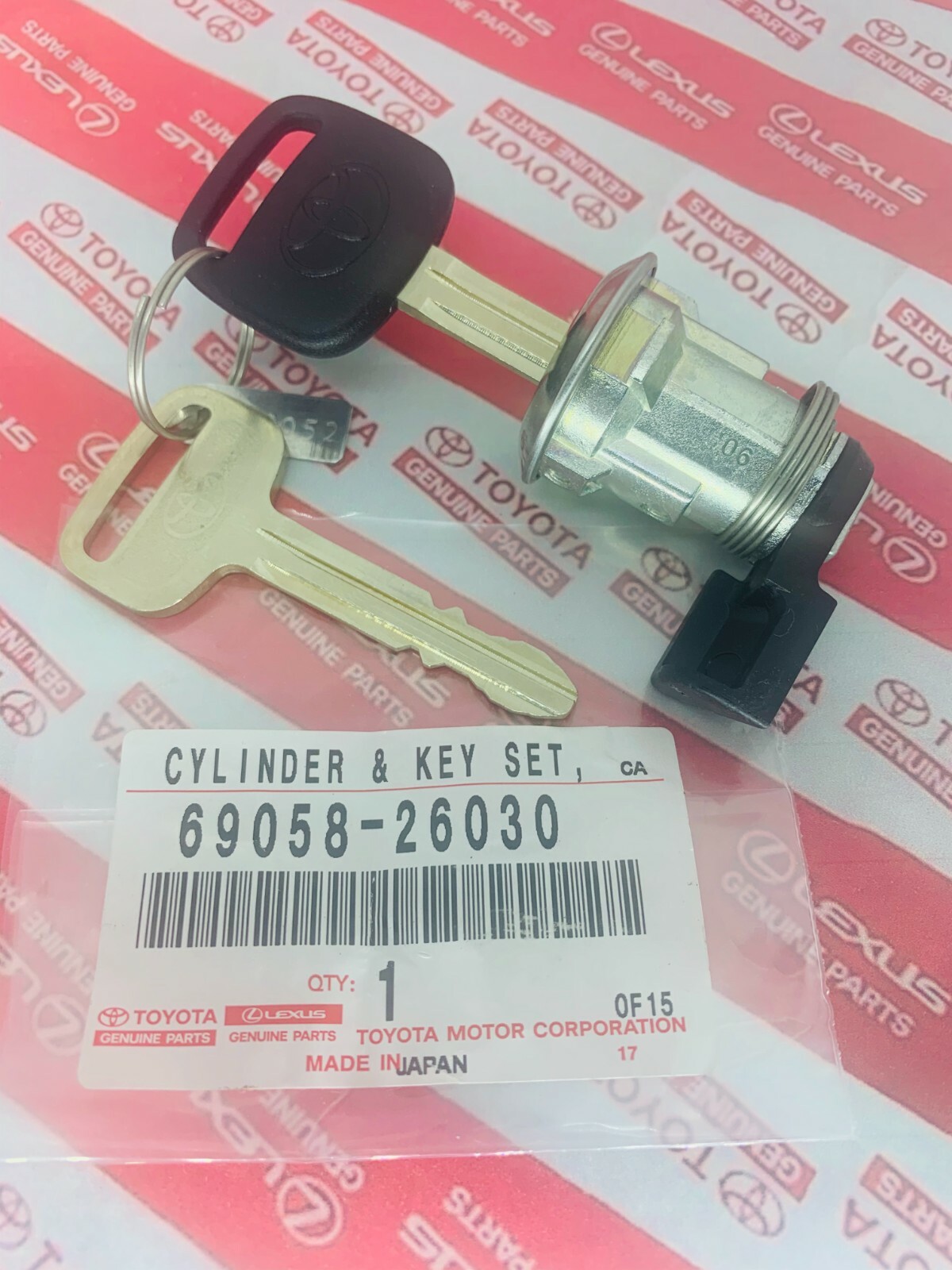 Genuine TOYOTA FUEL DOOR LOCK CYLINDER W/KEYS 6905826030 FOR 20002003