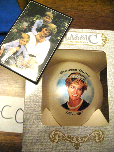 Princess Diana Prince Harry England Queen the crown Elizabeth Christmas ornament - Picture 2 of 7