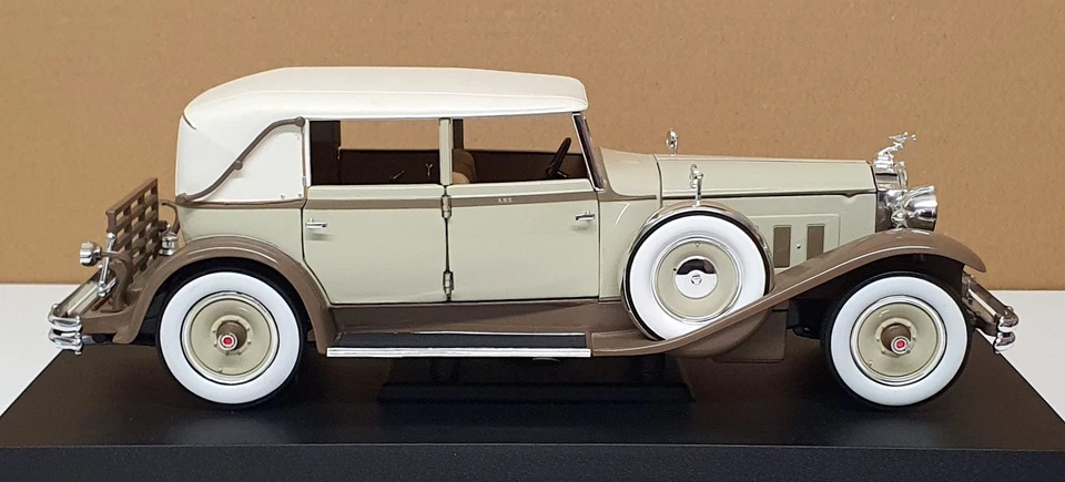 Signature Models 1/18 Scale 18103 - 1930 Packard Brewster - Greenish Grey/Brown - Image 3 of 4