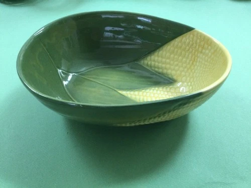 Vintage Shawnee Pottery Corn King 9" Serving Dish #95