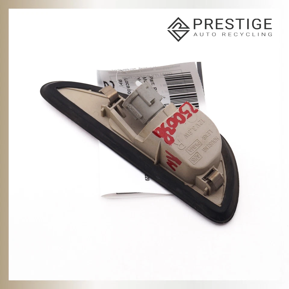 2002-2004 INFINITI I35 Side Marker Light Reflector Lamp Rear Right 26180-3Y300 - Image 4 of 4