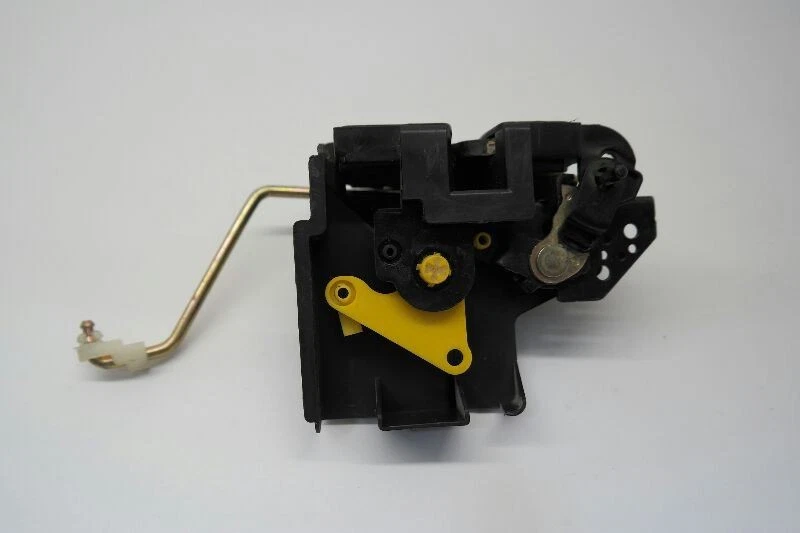 Actuador de pestillo de puerta lateral del pasajero trasero derecho KIA Rio 2006 Foto 4 de 4