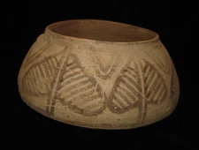 ANCIENT POTTERY PAINTED BOWL WITH LEAF DESIGNS 3000BC INDUS VALLEY