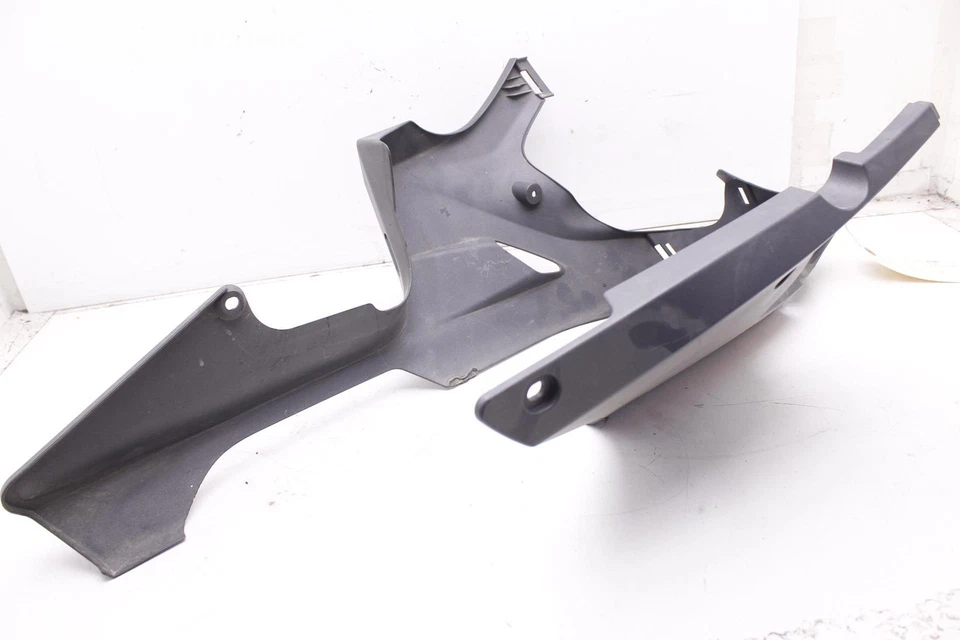 08 Honda Cbr1000rr negro OEM parte inferior del vientre cubierta 64455-mfl-000zb R12 Foto 4 de 4