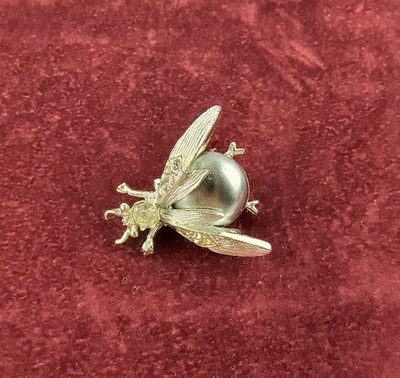 Vintage Bug Insect Brooch Silver Tone Fly Bee Pin Rhinestone Beautiful 