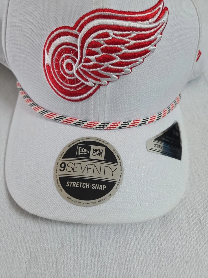 NHL DETROIT RED WINGS NEW ERA MULTI CUERDA 9SEVENTY STRETCH SNAPBK SOMBRERO BLANCO NUEVO CON ETIQUETAS Foto 2 de 4