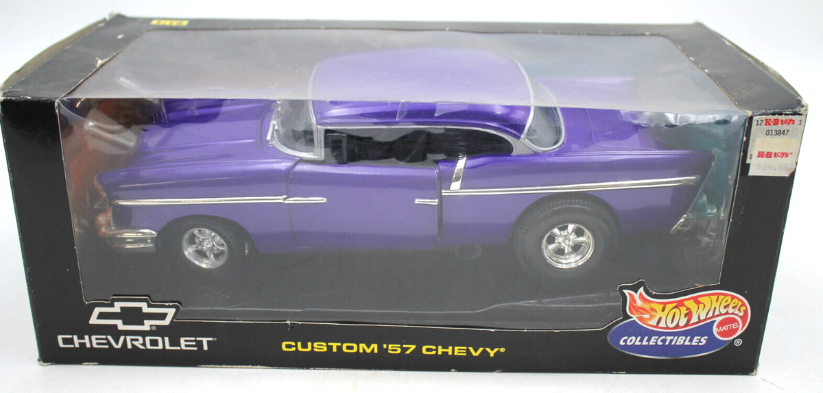HOTWHEELS 57’ CHEVY 1:18 Hot Wheels - Custom '57 Chevy (Red / White) - 1:18 Scale